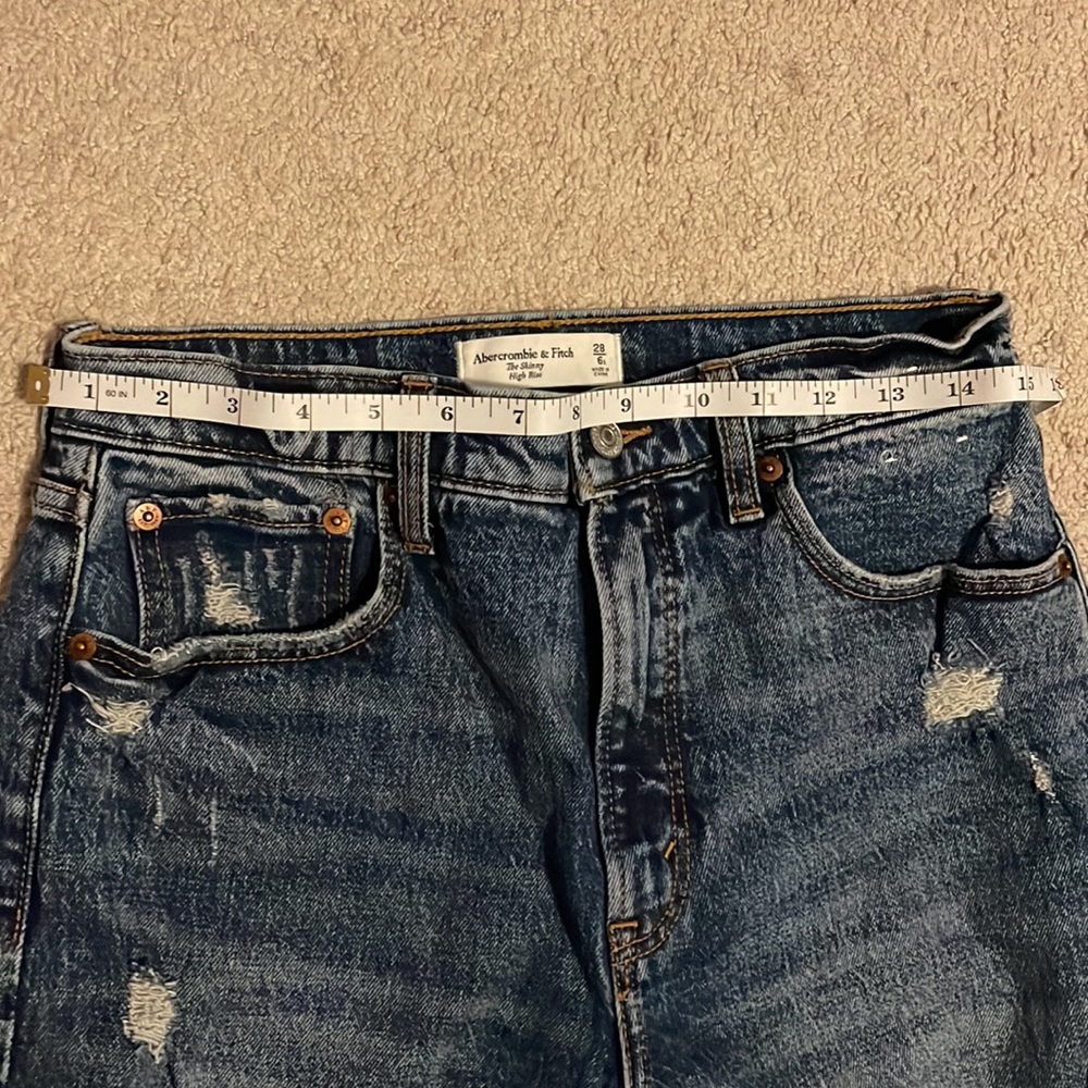 Abercrombie High Rise Skinny Jeans. NEW NEVER WORN. No tags. Size 28 Short. - Picture 3 of 5